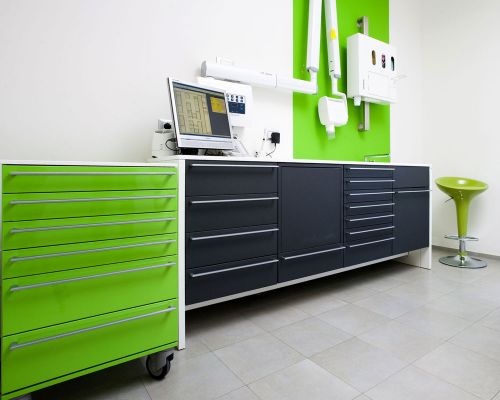 Дизайнерская мебель в медицинском кабинете. Роскошь или хорошо продуманный шаг? 